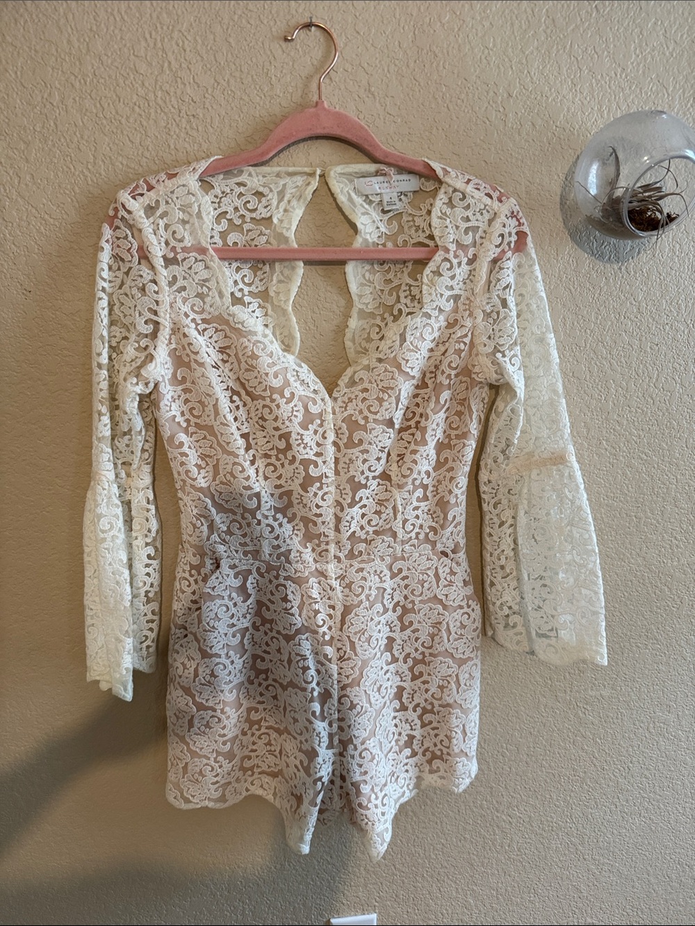 LC Lauren Conrad Runway Elegant White Lace Romper with Scalloped V-Neck size 4